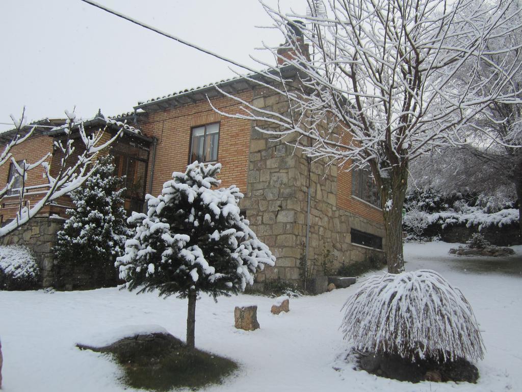 La Ladera Villa Hoyos del Espino Exterior photo