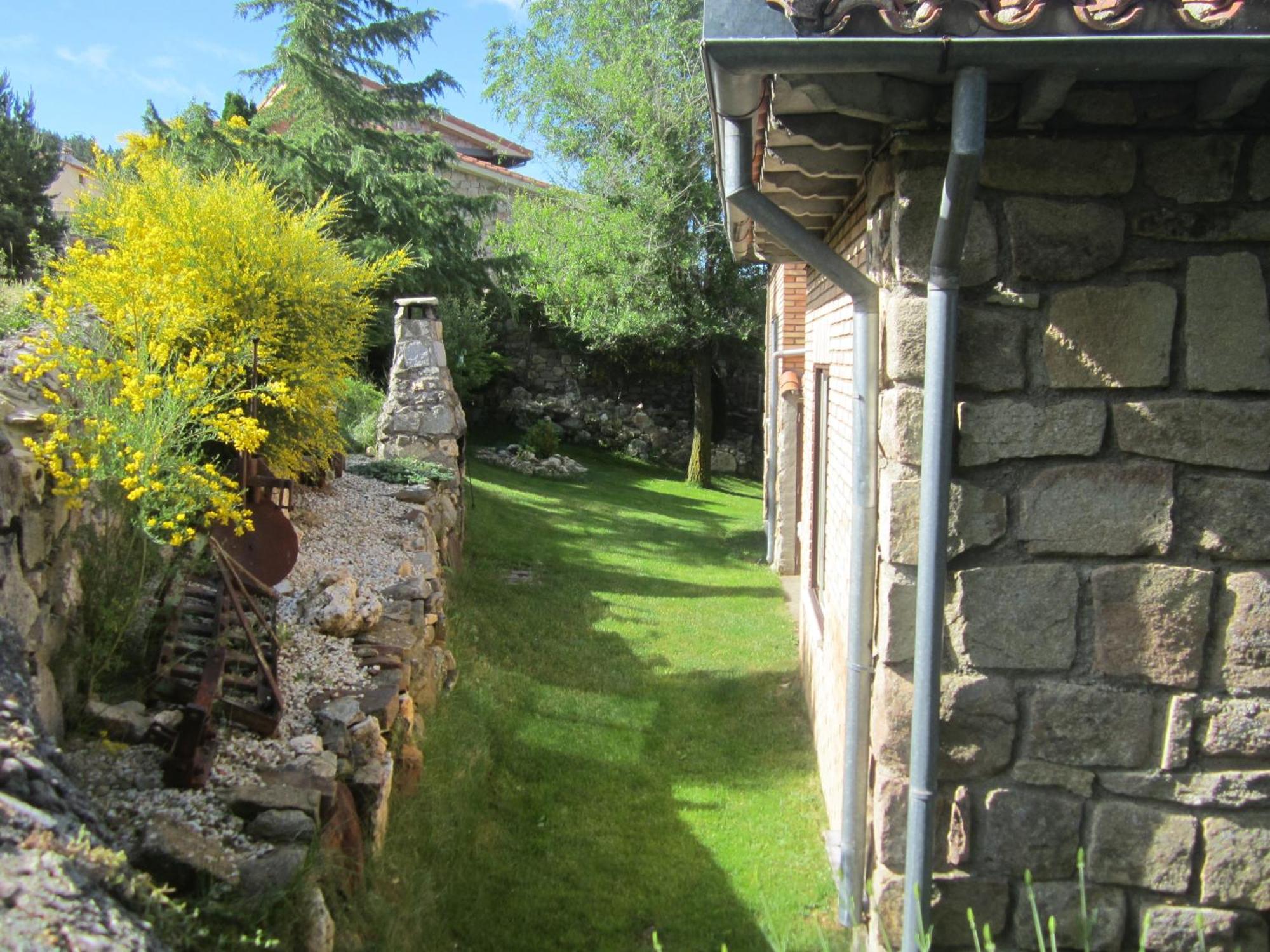 La Ladera Villa Hoyos del Espino Exterior photo